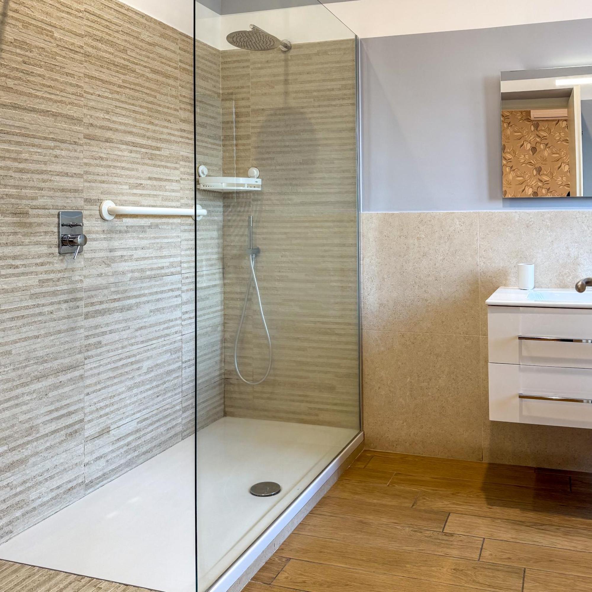 Edo House Anzio - Beachfront - Fronte Mare - Affittacamere Extérieur photo